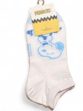🛍️3/$10🛍️ Peanuts White Low-Cut Socks with Light Blue Snoopy Design